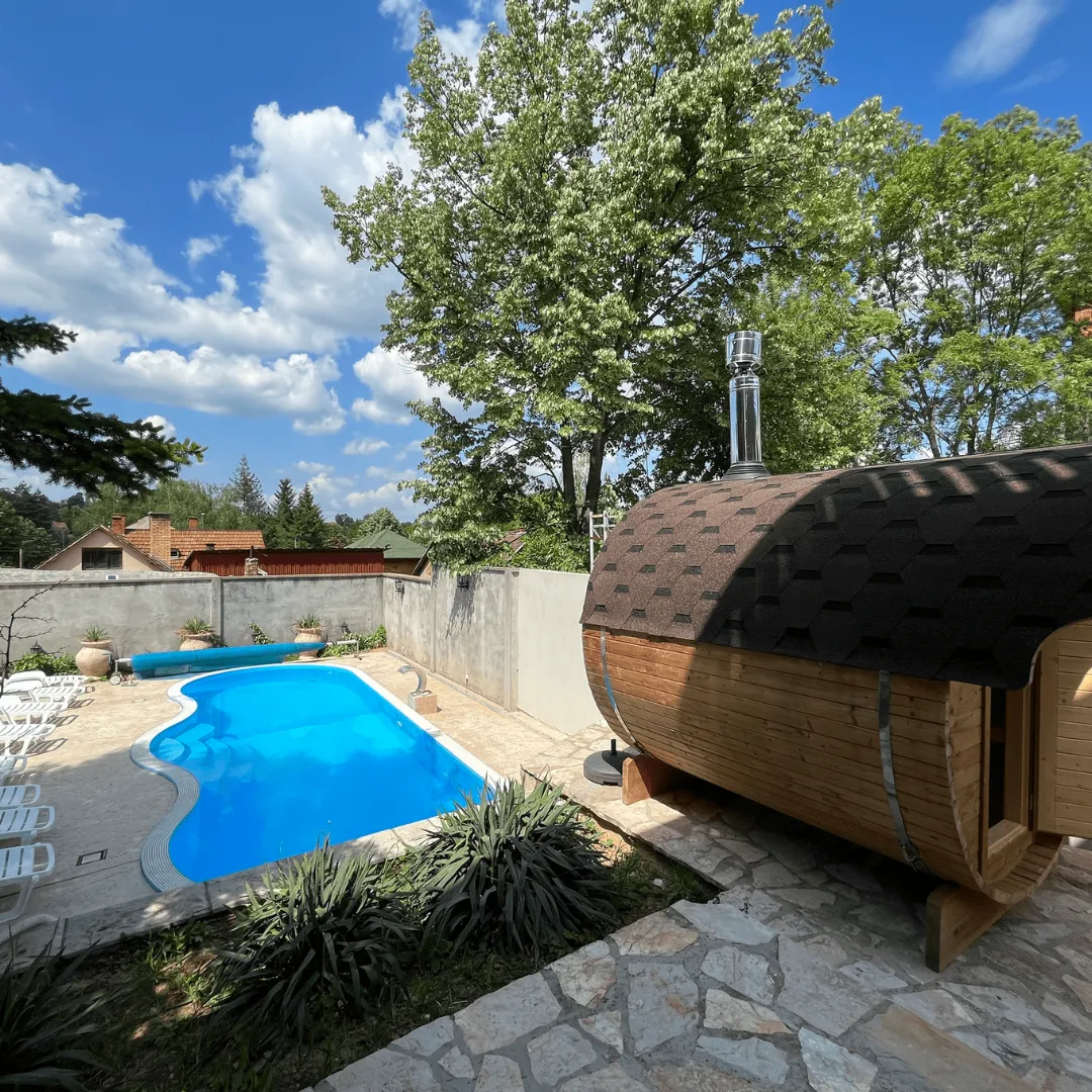 Brvnara Petra — sauna i bazen