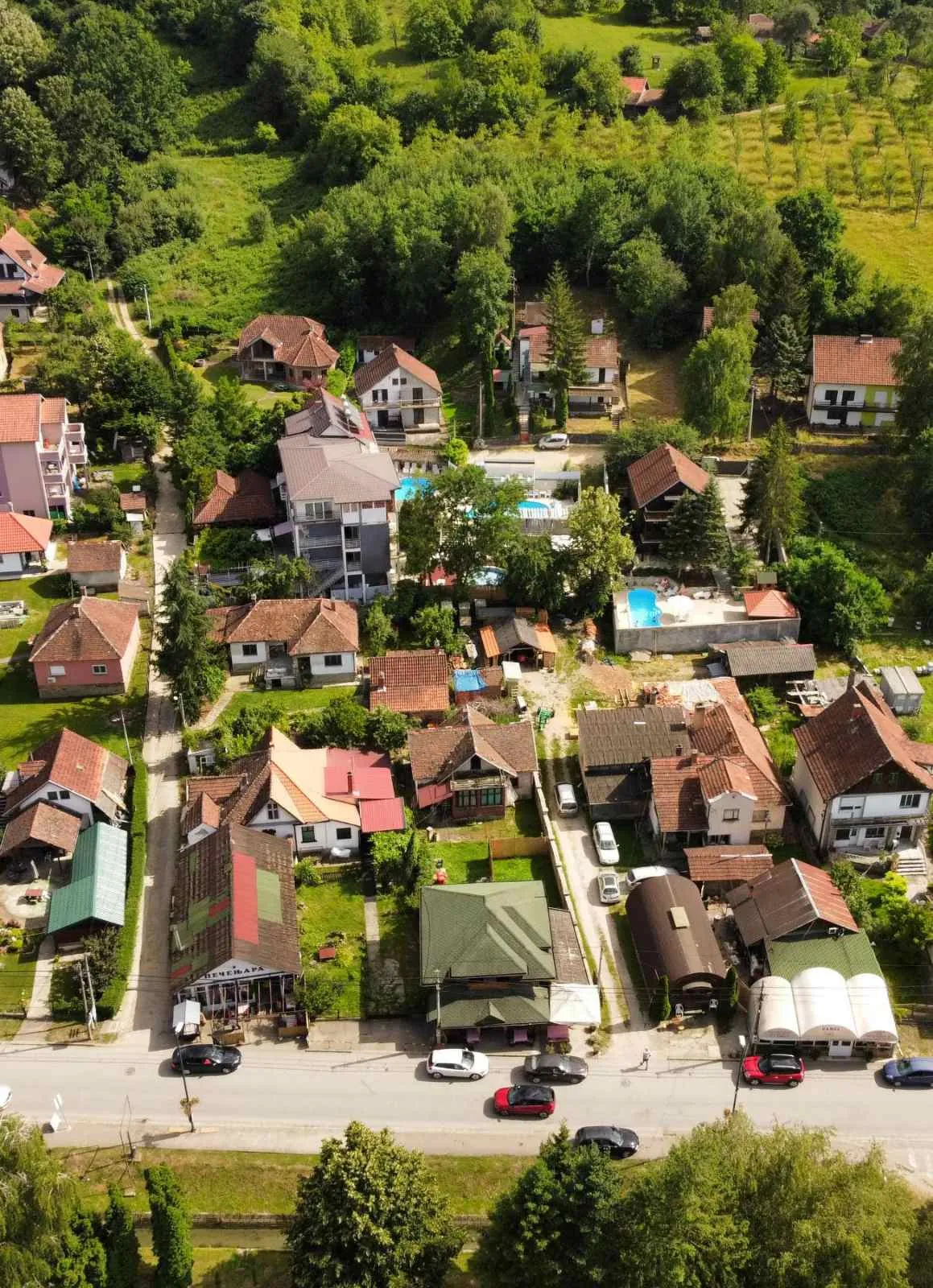 Banja Vrujci iz vazduha — okruženje kompleksa